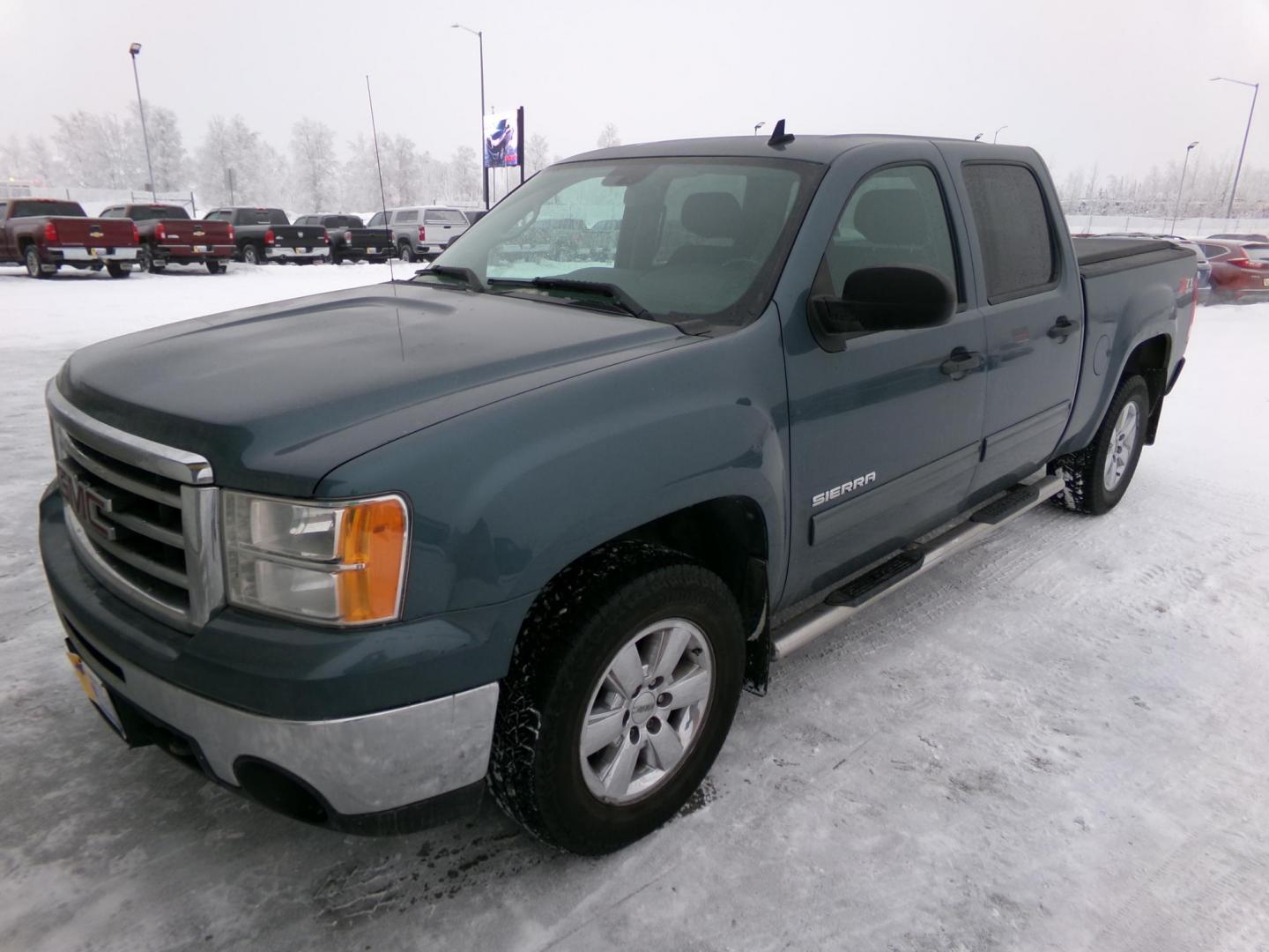 2012 GMC Sierra 1500 SLE Crew Cab 4WD (3GTP2VE78CG) with an 5.3L V8 OHV 16V FFV engine, 6-Speed Automatic transmission, located at 2630 Philips Field Rd., Fairbanks, AK, 99709, (907) 458-0593, 64.848068, -147.780609 - Photo#0