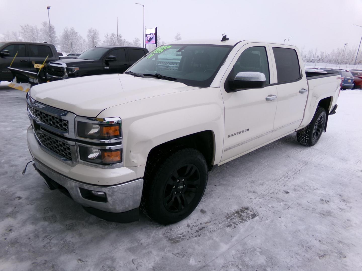 2014 White Chevrolet Silverado 1500 1LT Crew Cab 4WD (3GCUKREC8EG) with an 5.3L V8 OHV 16V engine, 6-Speed Automatic transmission, located at 2630 Philips Field Rd., Fairbanks, AK, 99709, (907) 458-0593, 64.848068, -147.780609 - Photo#0