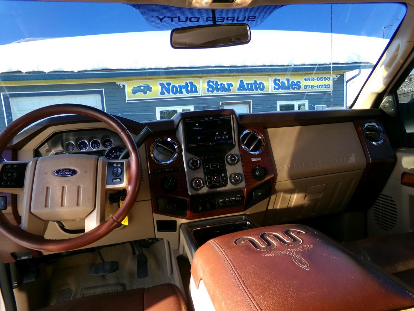 2014 White Ford F-250 SD King Ranch Crew Cab 4WD (1FT7W2BT8EE) with an 6.7L V8 OHV 16V DIESEL engine, 6-Speed Automatic transmission, located at 2630 Philips Field Rd., Fairbanks, AK, 99709, (907) 458-0593, 64.848068, -147.780609 - Photo#6